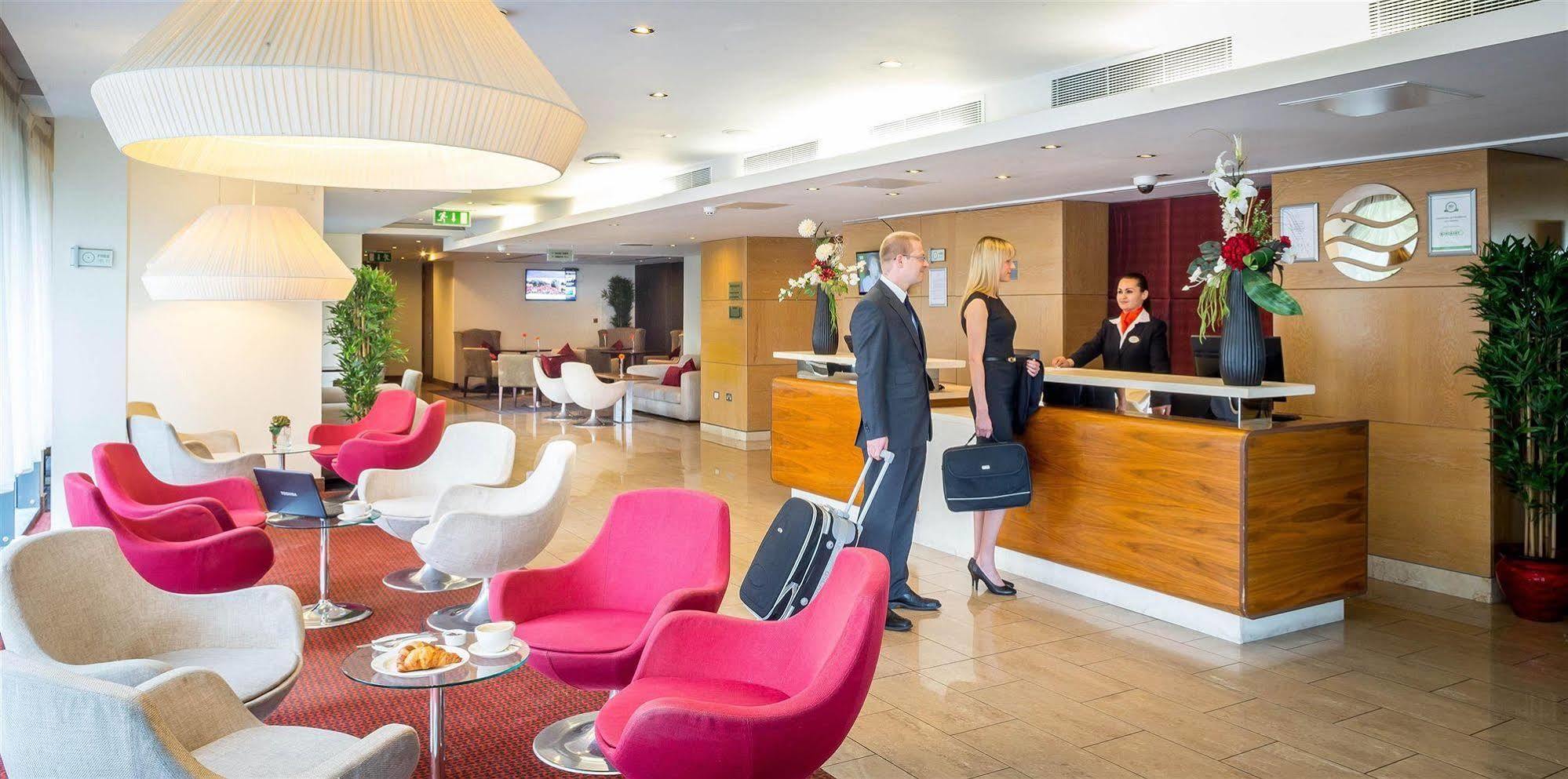 The Address Citywest Luaran gambar