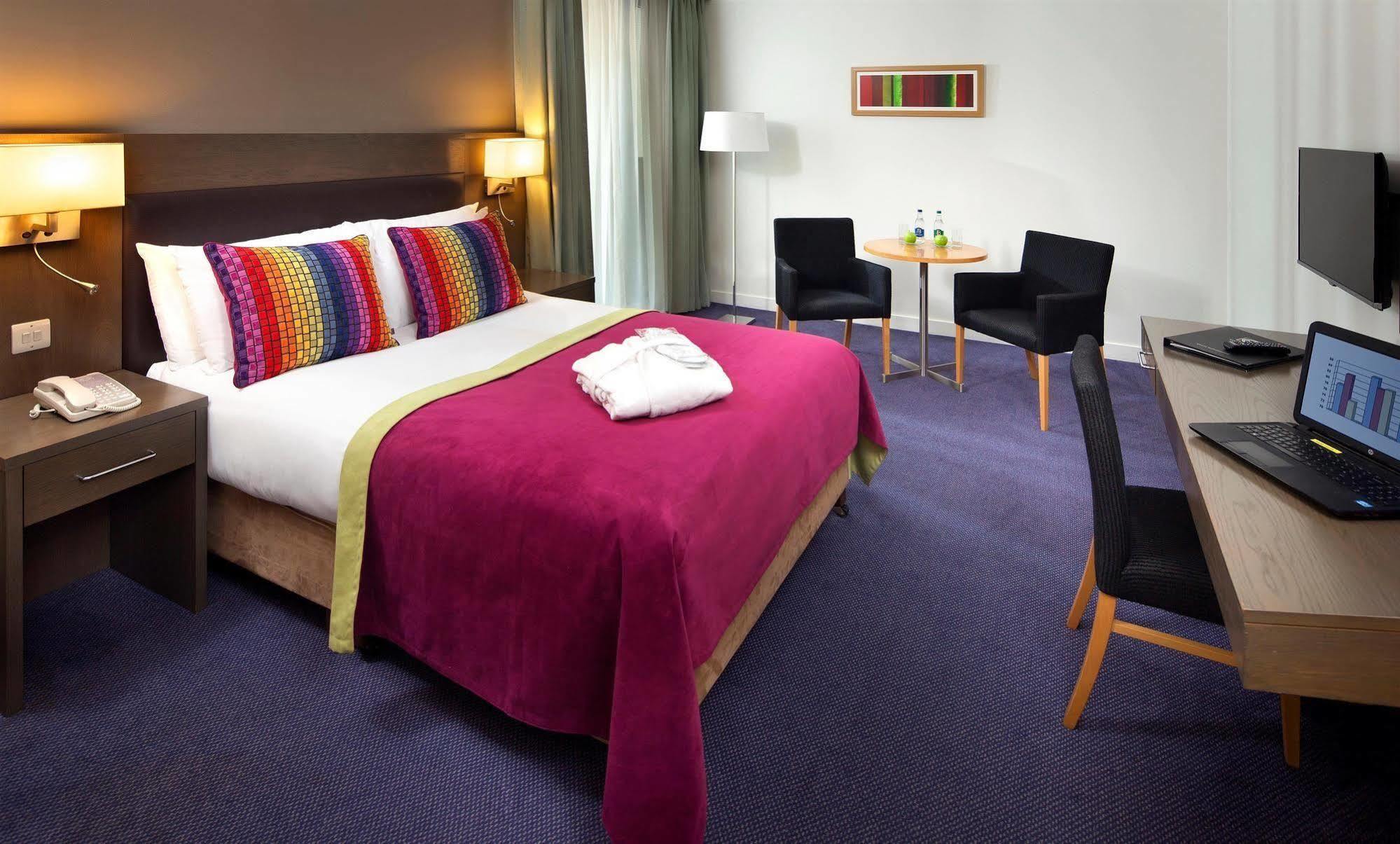 The Address Citywest Luaran gambar